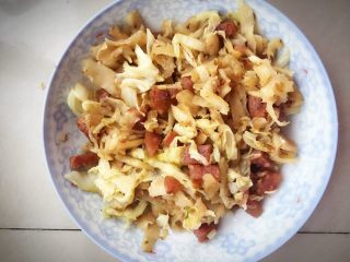 7、白菜肉丝炒饼,当当当当～～好吃的炒饼就诞生啦！