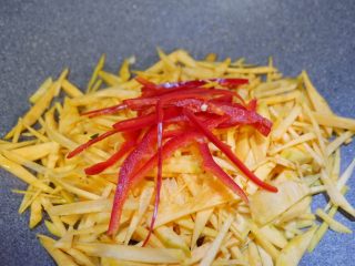 10、南瓜炒米粉,红椒丝