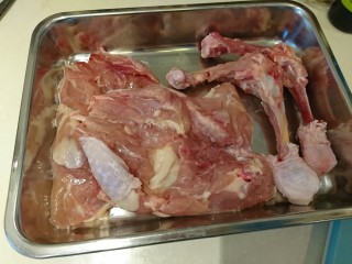 3、迷迭香烤雞腿,骨頭留下可熬高湯!我是這麼做啦!快誇我!勤儉持家的煮婦呀!