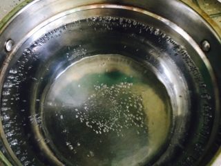 2、猪血豆腐,准备做开水