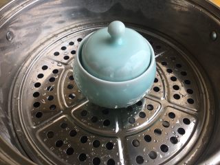 3、梦幻星空燕窝,上锅隔水蒸大概10分钟左右