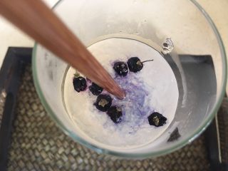 14、梦幻星空燕窝,轻轻只在上半部搅拌