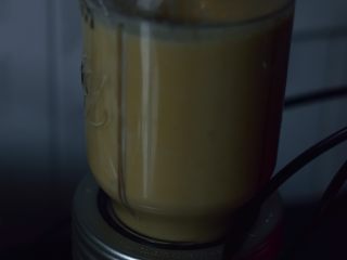 9、暖心红薯拿铁,料理机打一分钟。