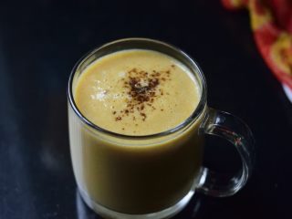 12、暖心红薯拿铁,面上洒些红糖装饰一下。