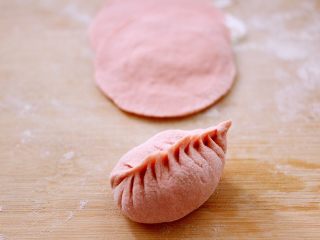 16、吃掉一朵花+萝卜丝柳叶包&清炖红蟹鱼汤,美美滴柳叶包子就做好了、注意不要包的太大哟