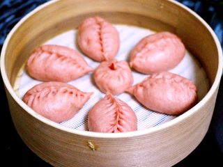 24、吃掉一朵花+萝卜丝柳叶包&清炖红蟹鱼汤,颜值担当的柳叶包子、像极了那个红粉佳人、更像一朵盛开的玫瑰花哟