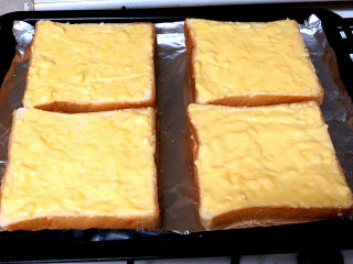 7、快手美味早餐【岩烧乳酪】,按家中需要增加吐司片份量，芝士糊量足够