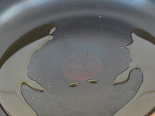 9、麻辣香锅米饭,锅内热油