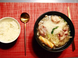 17、羊肉丸子萝卜酸菜粉丝砂锅,可以上桌了！味道好极了！