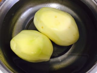 2、香酥土豆饼,去皮