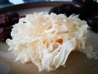 6、马蹄糖水,银耳一朵