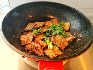 14、家庭版&红烧带鱼,加香菜出锅