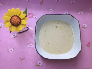 5、烫鸡蛋皮,粘稠度如图,红薯粉容易溶于水,稍粘稠些,口感更Q弹