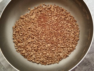 16、宝宝辅食～自制补铁猪肝粉,差不多快干时