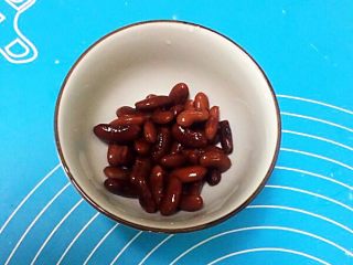 2、奶香红糖大馒头,熟红芸豆