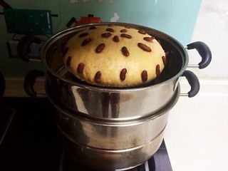 19、奶香红糖大馒头,奶香红糖大馒头蒸熟了