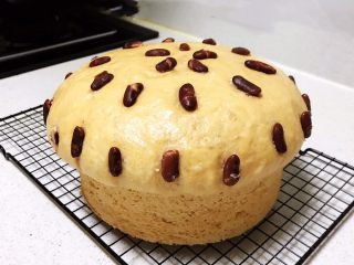 21、奶香红糖大馒头,晾至温热后脱模，非常完美~