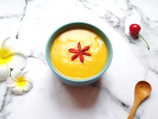 7、冬日暖心菜  南瓜小米糊,放几粒枸杞装饰一下。