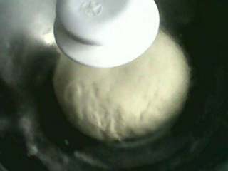 2、凉皮,和好面团醒30分钟