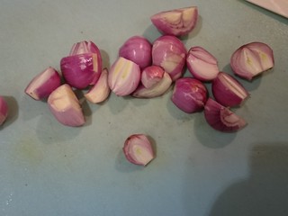 10、台式雞肉飯,對半切開