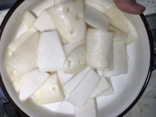 6、家常泡菜|酱萝卜皮,腌出来的水可以喝掉不要浪费哦