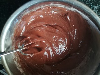 7、神奇的玛德琳,如图所示，搅拌成香喷喷的面糊糊