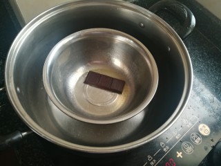 12、神奇的玛德琳,黑巧克力隔水融化