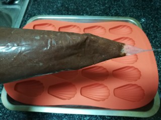 18、神奇的玛德琳,裱花袋剪开一个口子