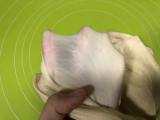 6、法式小餐包（一次发酵法）,直到检查面团能够拉出薄膜即可