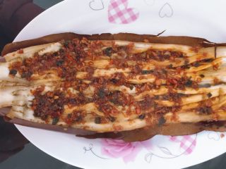 14、烤茄子（烤箱版）,将调味汁淋在上面