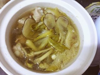 2、霸王花海底椰无花果排骨汤,完成✅  