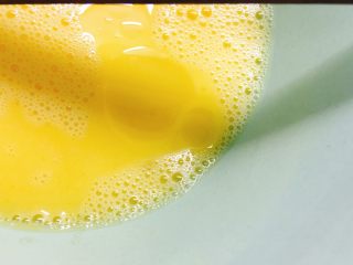 6、龙利鱼蒸蛋,加3滴玉米油（没有怪味的食用油都行）