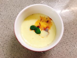 14、龙利鱼蒸蛋,出锅给大人这碗撒上酱油和小葱（我今天没葱，不好意思）。