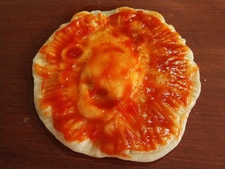 17、冬日暖心菜+冬日暖心太阳糯米饼,在刷均匀即可。