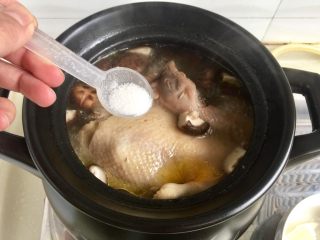 26、冬日进补系列➕当归黄芪枸杞鲜鸡汤,根据个人口味加入适量食盐