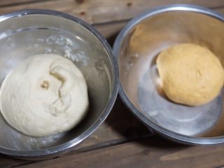 12、红薯开花馒头,两种面团都发酵到1.5倍大小