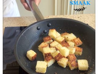 8、凯撒沙拉(家庭版),煎至表面金黄微脆