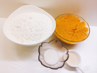1、蔓越莓南瓜发糕,准备好所有食材