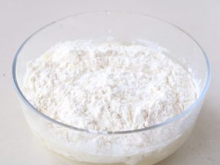 2、老家面饼,酌情分次加入面粉