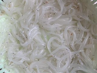 1、冬日暖心菜—银鱼抱蛋,看这白其实她也埋汰