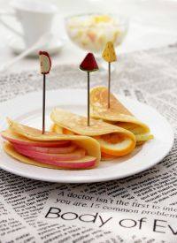 7、法式水果薄饼,吃的时候卷入水果片即可