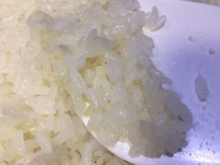 5、版纳香甜糯萝饭,20分钟后糯米已蒸熟无白心即可