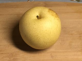 6、冰糖雪梨,雪梨洗干净