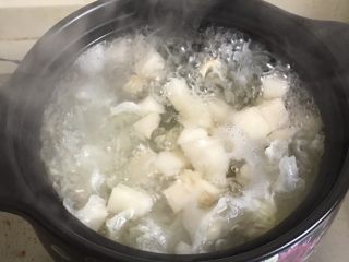 12、冰糖雪梨,大火烧开