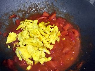 11、西红柿炒蛋,加入鹅蛋