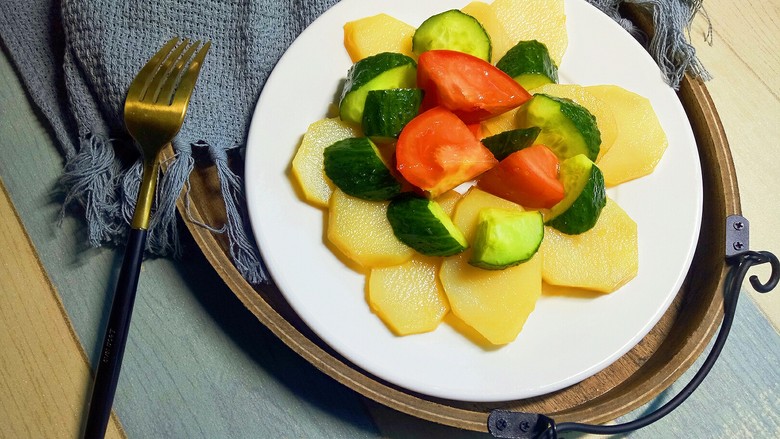 圆土豆减脂土豆素菜盘