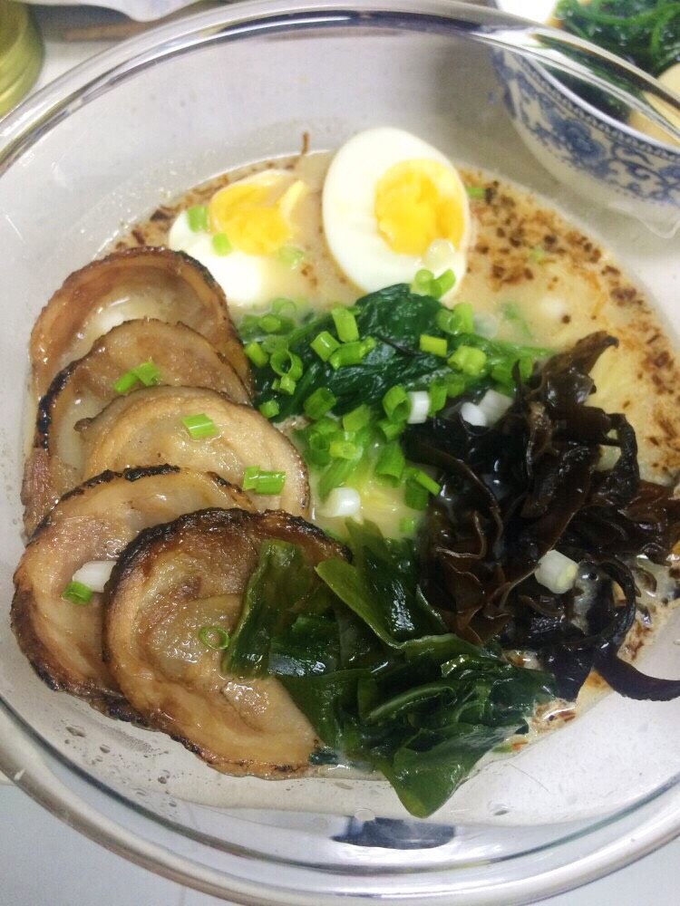 一碗面条简单正宗的日本拉面