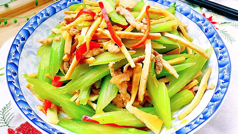 翠香丝西芹香干炒肉丝