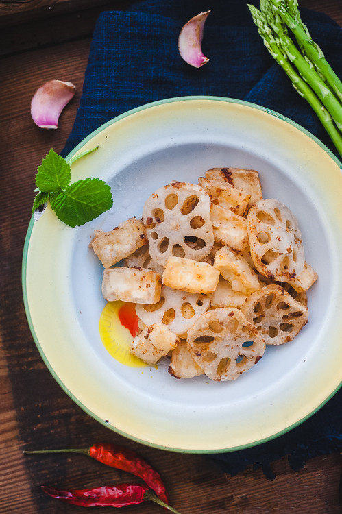 炸出来的味美豆腐藕片