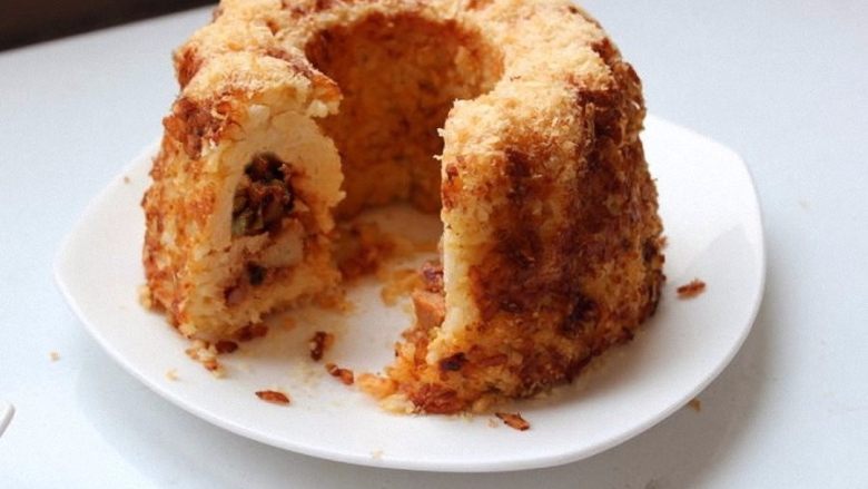 香甜米饭米烤模馅饼